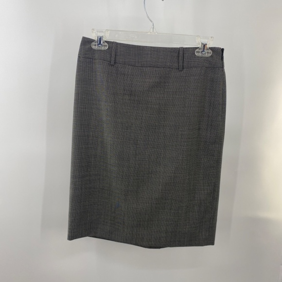 Ann Taylor Skirt Size 2 petite. NWT - Picture 5 of 6